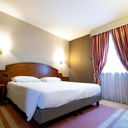 Hotel Rendez Vous Châtillon Esterno foto