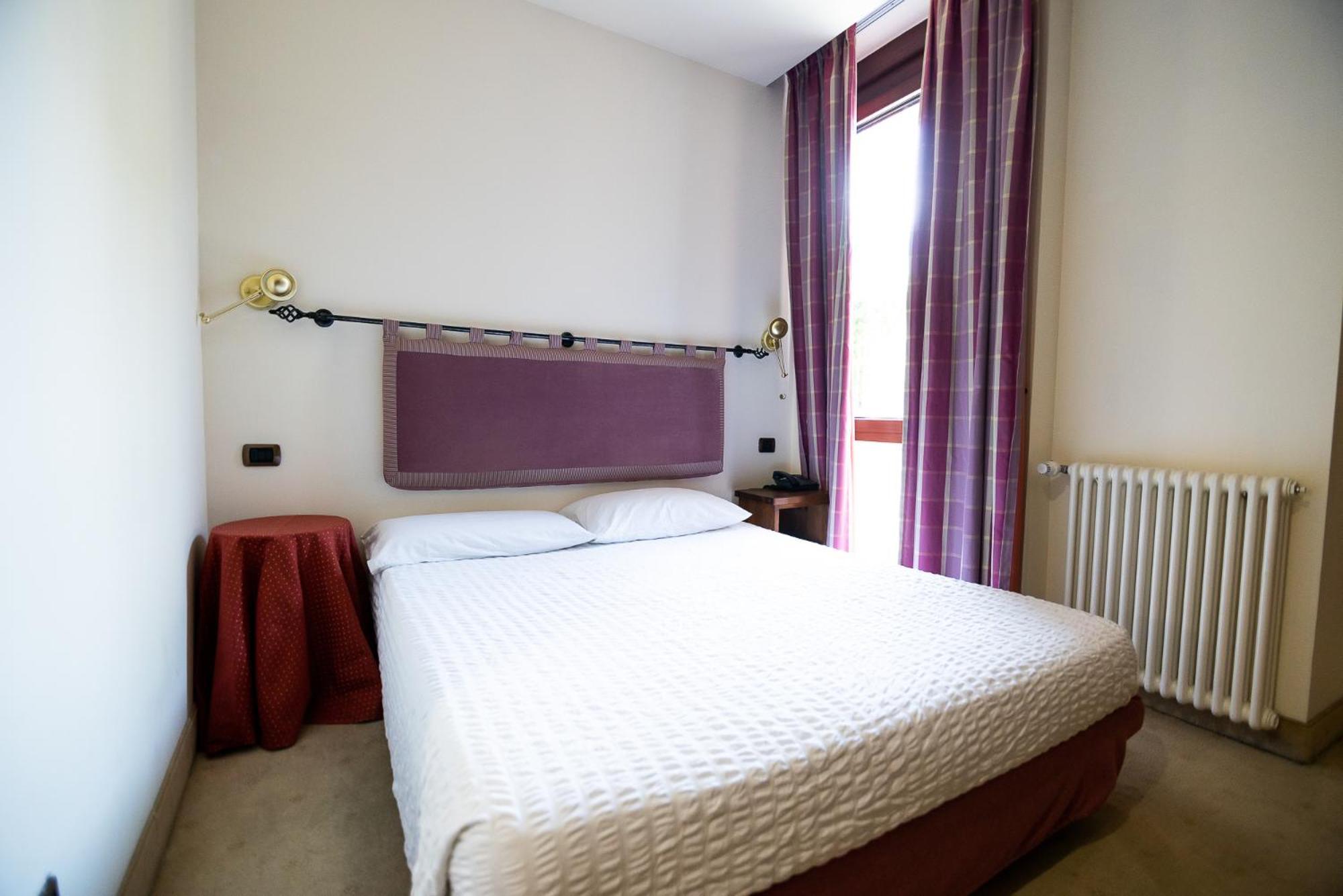 Hotel Rendez Vous Châtillon Esterno foto