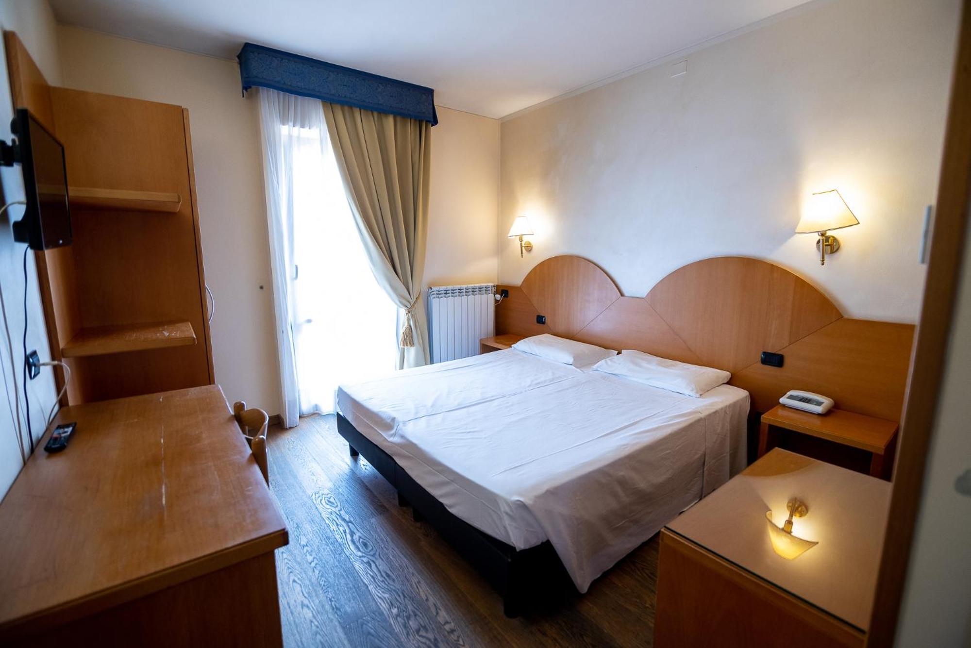 Hotel Rendez Vous Châtillon Esterno foto