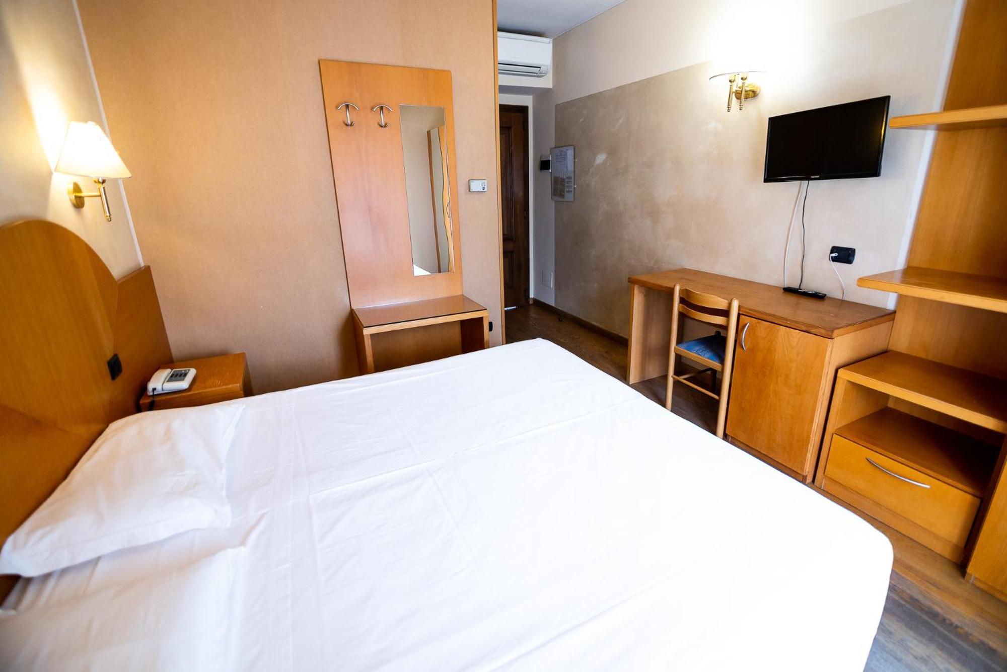 Hotel Rendez Vous Châtillon Esterno foto