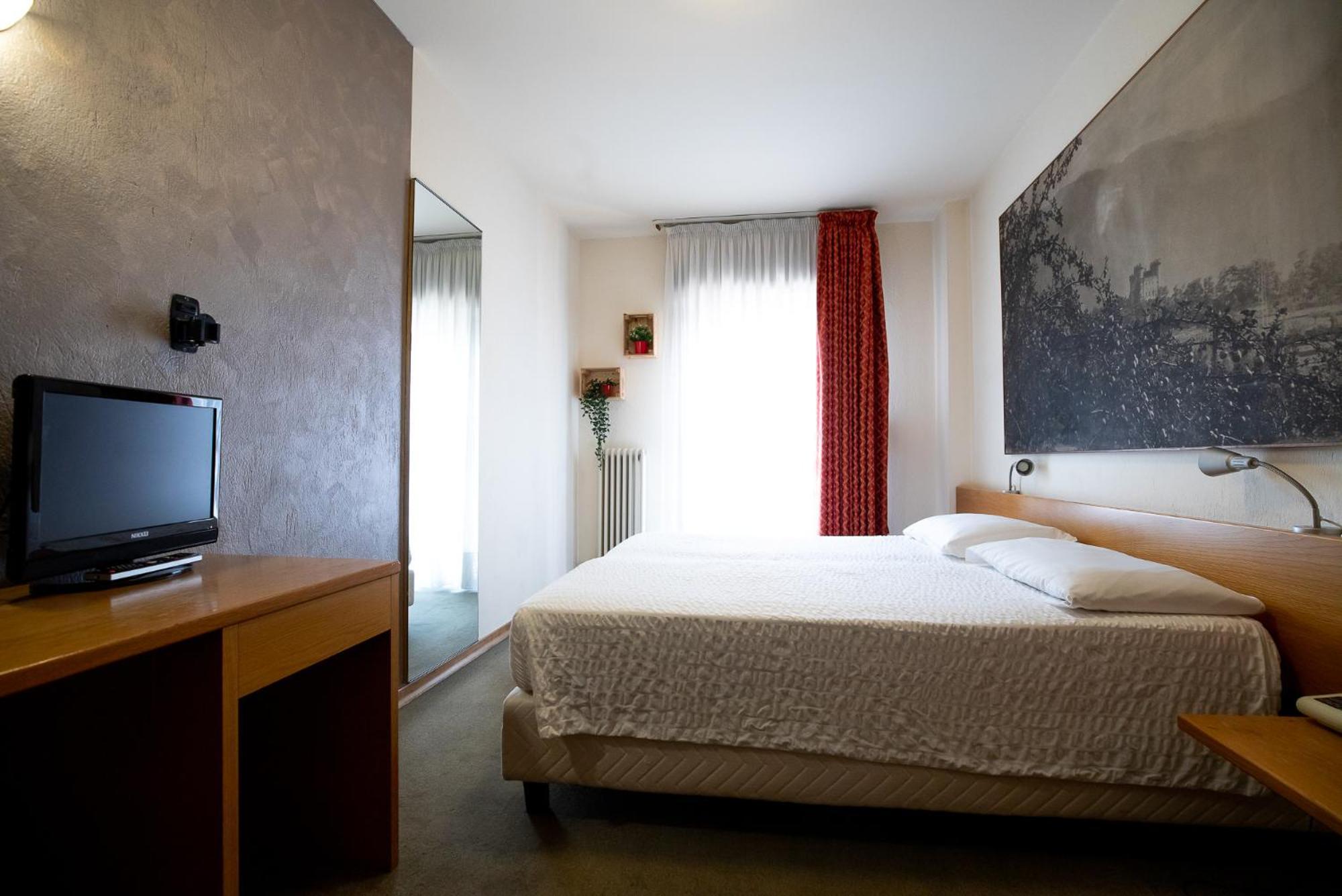 Hotel Rendez Vous Châtillon Esterno foto