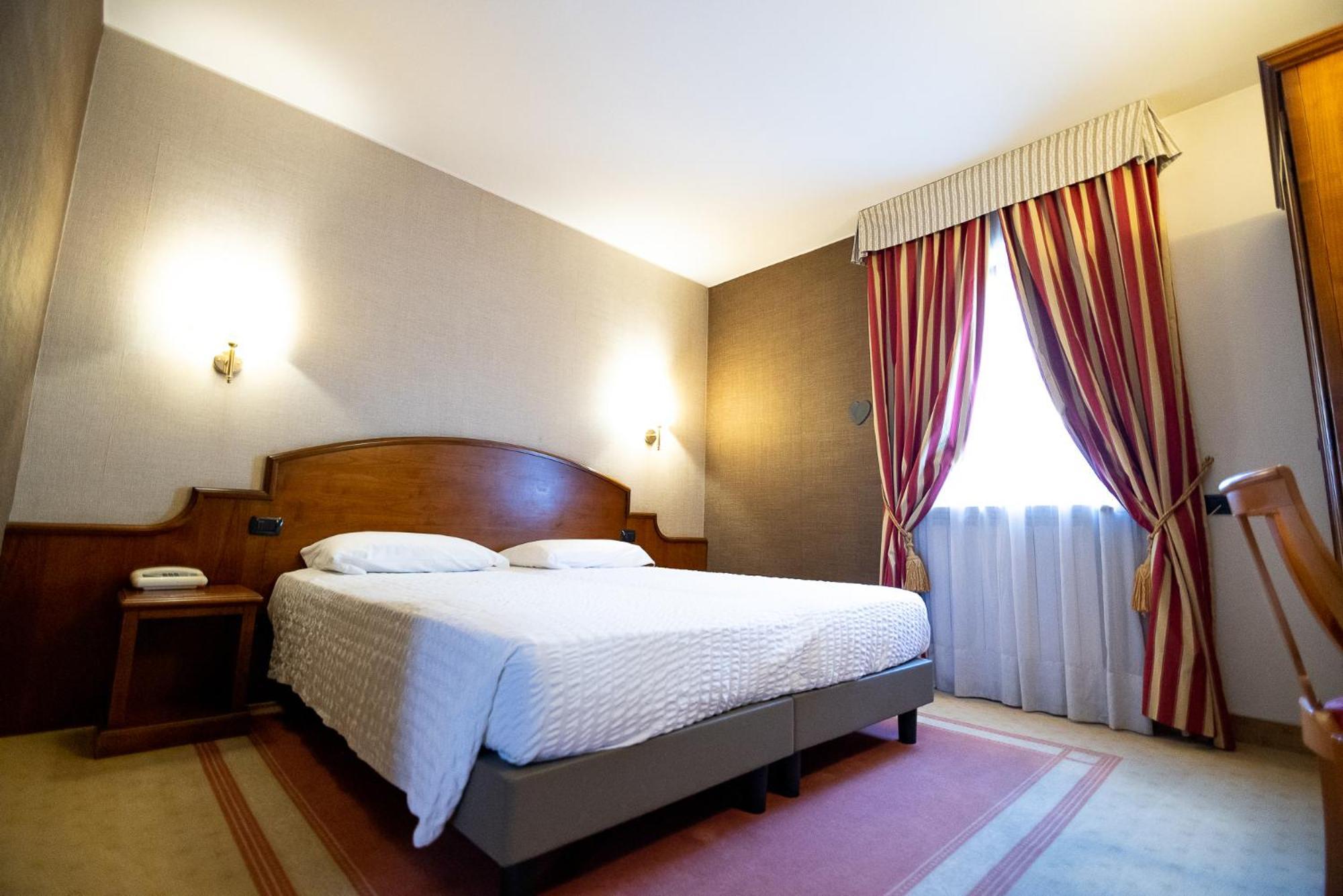 Hotel Rendez Vous Châtillon Esterno foto