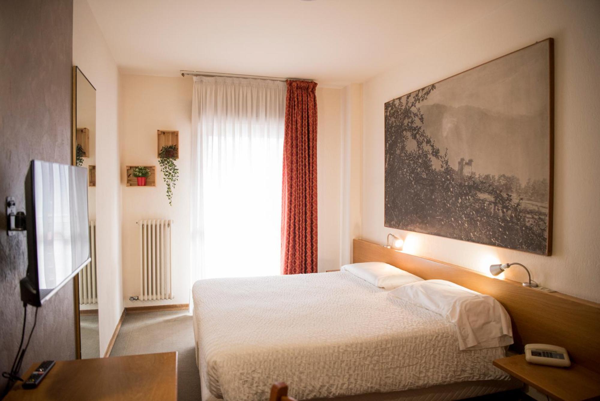 Hotel Rendez Vous Châtillon Esterno foto