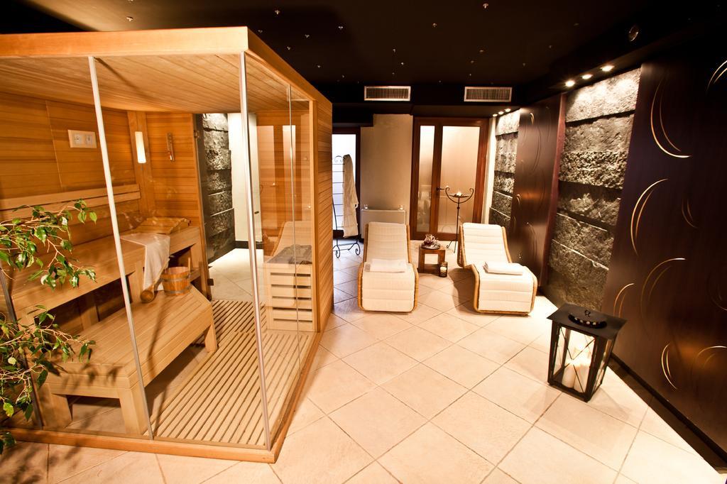 Hotel Rendez Vous Châtillon Esterno foto