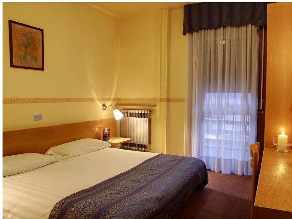 Hotel Rendez Vous Châtillon Esterno foto