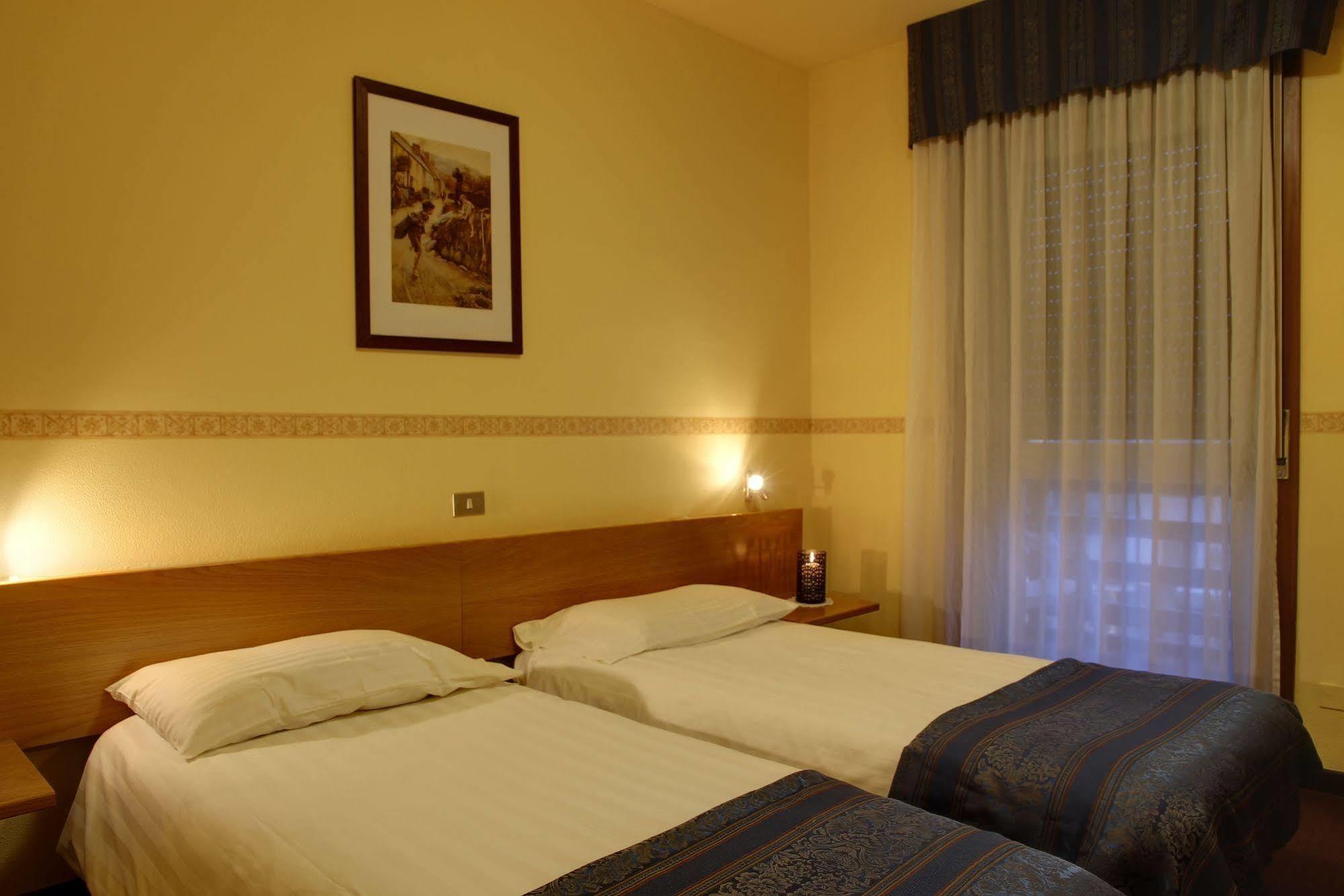 Hotel Rendez Vous Châtillon Esterno foto