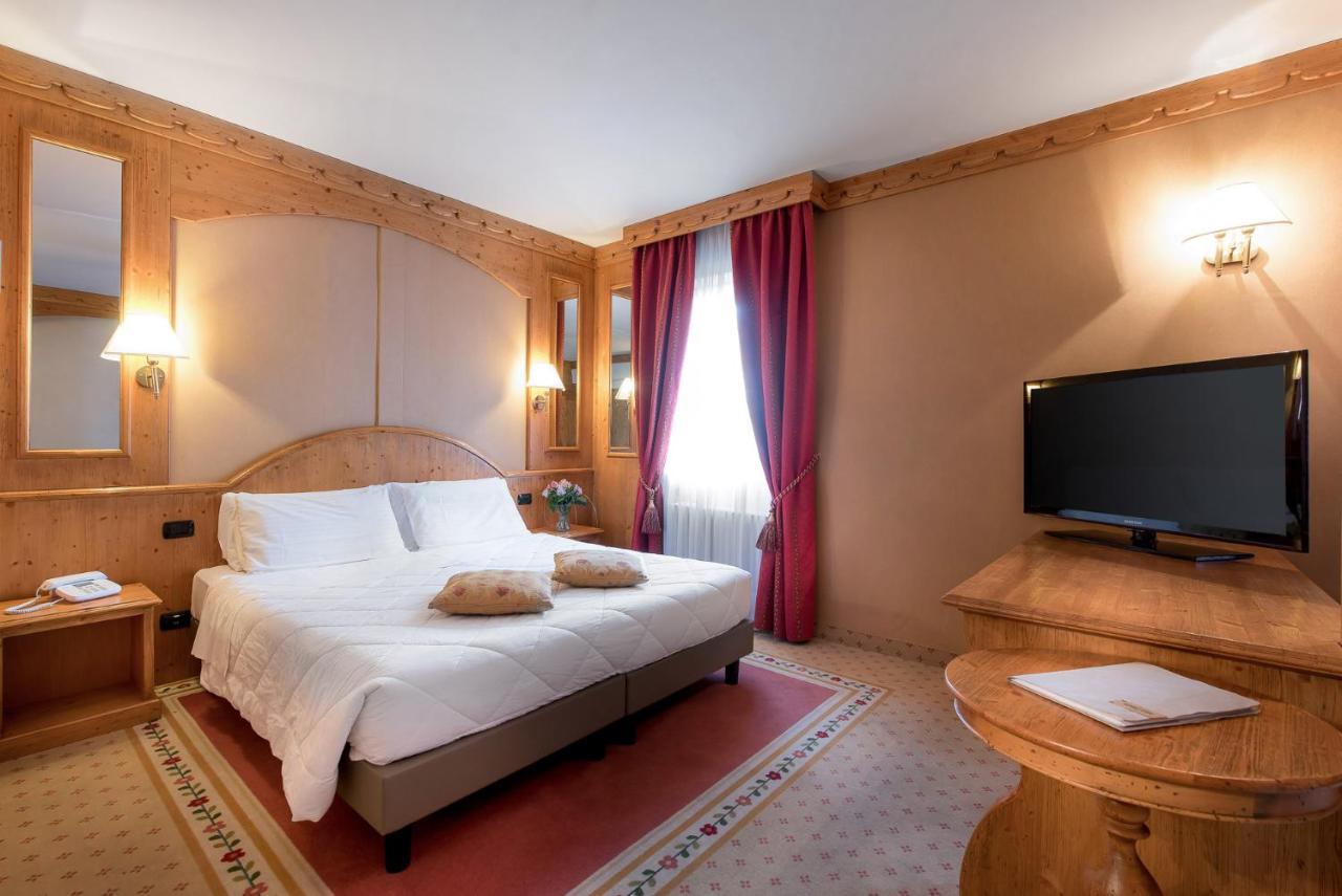 Hotel Rendez Vous Châtillon Esterno foto