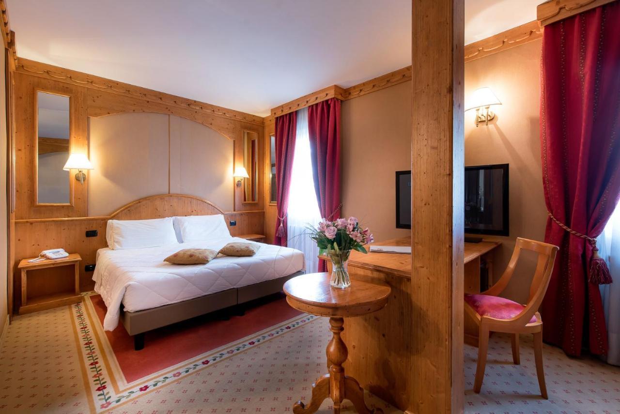 Hotel Rendez Vous Châtillon Esterno foto