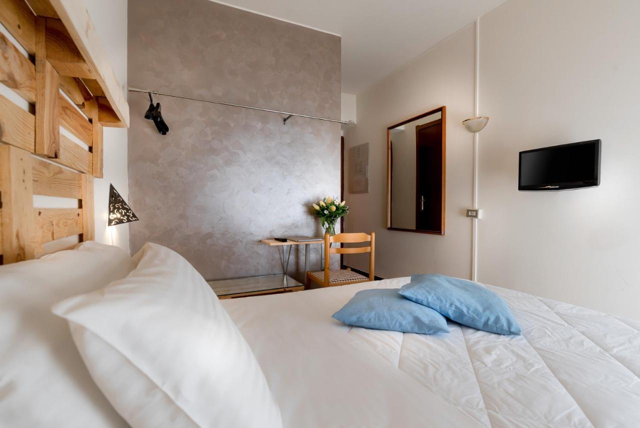 Hotel Rendez Vous Châtillon Esterno foto