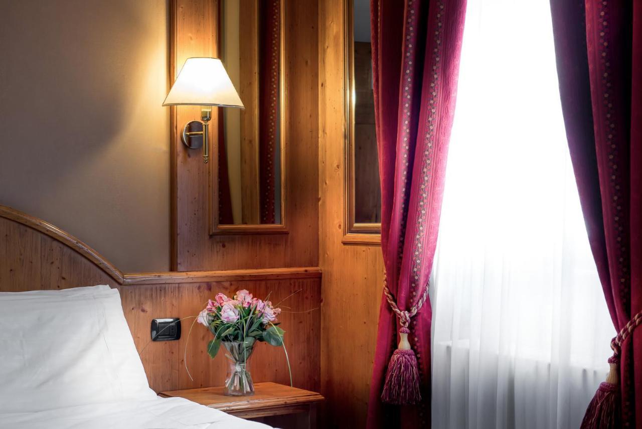 Hotel Rendez Vous Châtillon Esterno foto