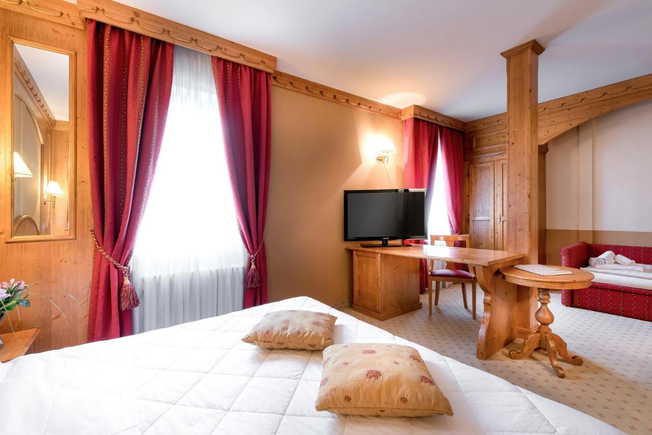 Hotel Rendez Vous Châtillon Esterno foto