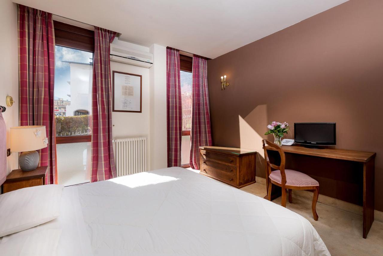 Hotel Rendez Vous Châtillon Esterno foto