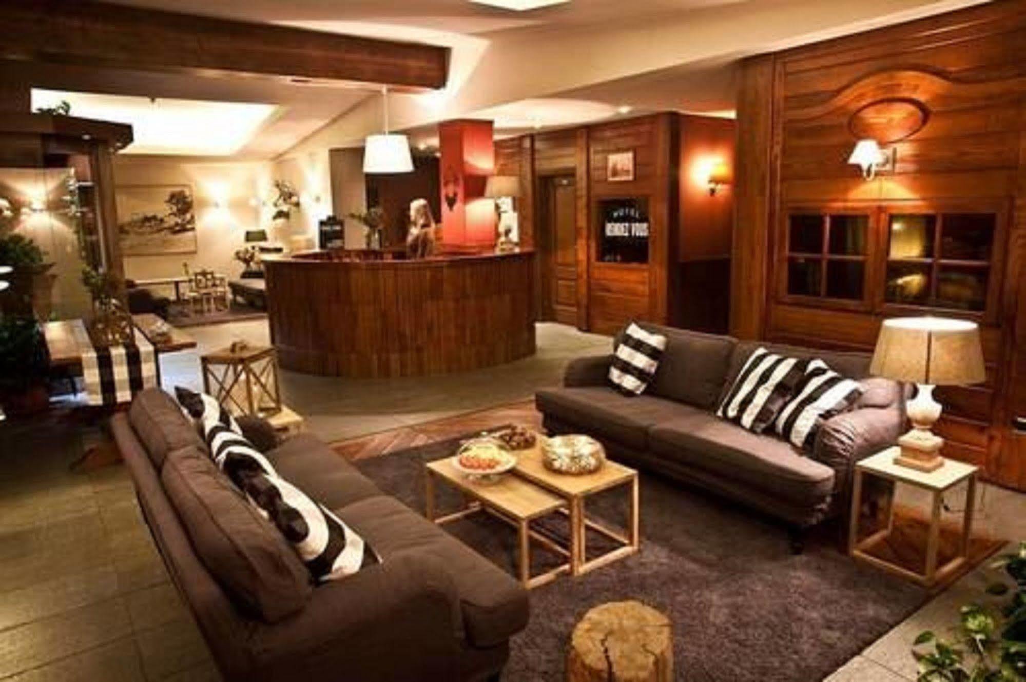 Hotel Rendez Vous Châtillon Esterno foto